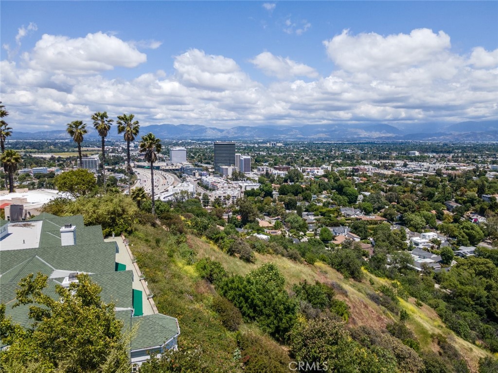 15589 Briarwood DriveSherman Oaks img 2