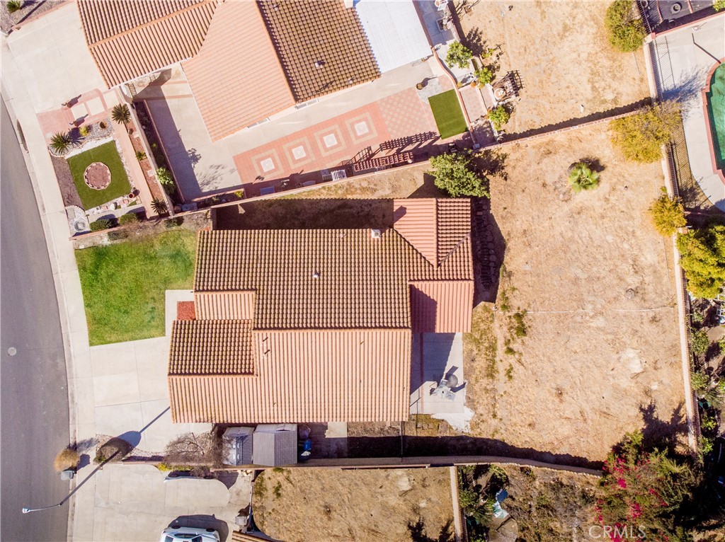 https://media.crmls.org/medias/70157101-f89a-4a84-aa47-a6a167d1b63e.jpg?preset=X-Large
