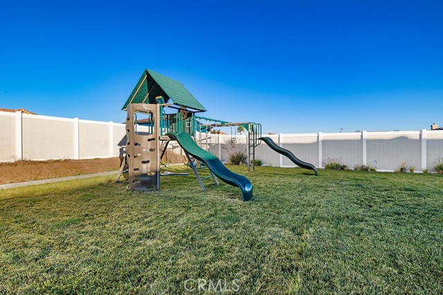 6834 Phoenix Court, Hesperia CA: https://media.crmls.org/medias/701597d4-4b04-4c41-a629-4166c00b4c2a.jpg
