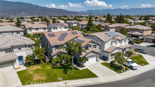 16178 Loomis Court, Fontana, California 92336, 6 Bedrooms Bedrooms, ,2 BathroomsBathrooms,Single Family Residence,For Sale,Loomis,CV24160372