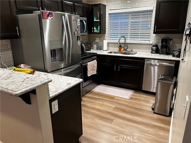 Detail Gallery Image 4 of 4 For 1507 E Spruce, Placentia,  CA 92870 - 2 Beds | 2 Baths