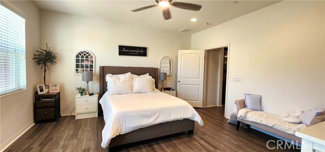 22013 Barrington Way, Saugus CA: https://media.crmls.org/medias/701638a8-0c06-4c16-889c-f549460d271f.jpg