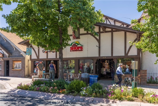 652 Pine Knot, Big Bear Lake CA: https://media.crmls.org/medias/701685ad-c0d7-4ea3-8b91-222ba248f4f5.jpg