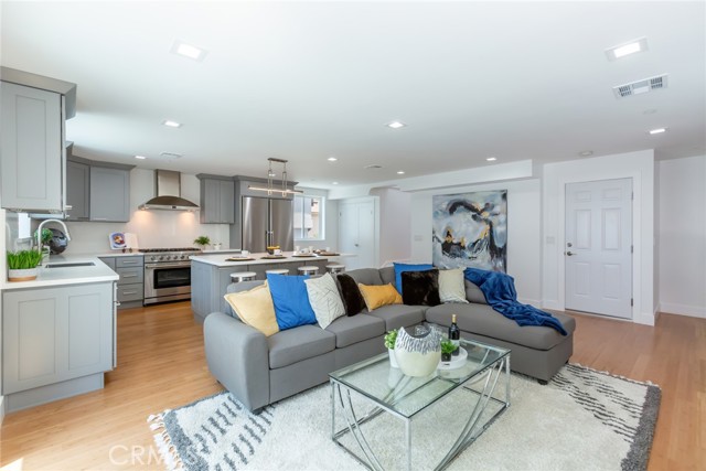 18308 Grevillea Avenue, Redondo Beach, California 90278, 3 Bedrooms Bedrooms, ,Residential,Sold,Grevillea,SB22120733