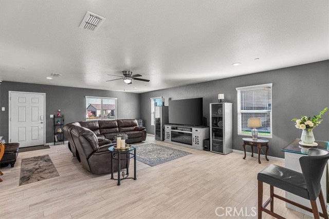 Detail Gallery Image 8 of 39 For 784 Taryn Ct, Merced,  CA 95341 - 3 Beds | 2 Baths