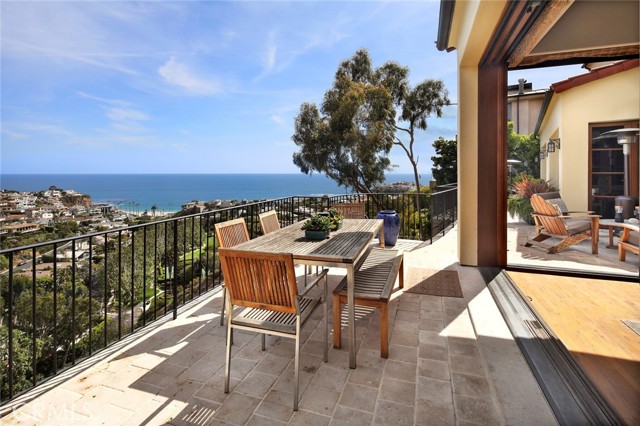 Detail Gallery Image 1 of 26 For 1131 Emerald Bay, Laguna Beach,  CA 92651 - 5 Beds | 5/1 Baths