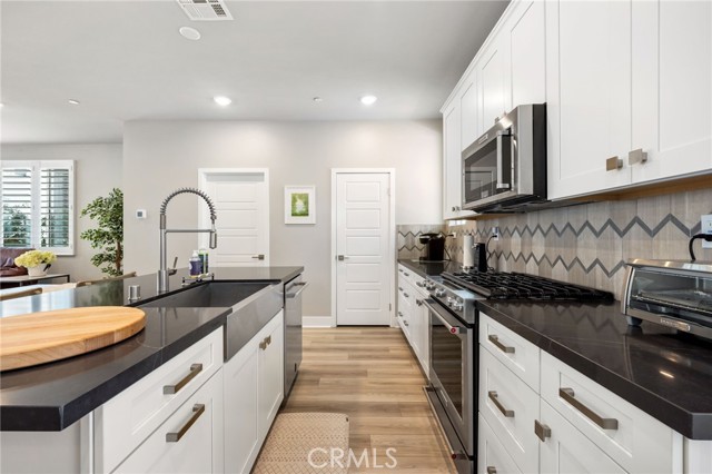 Detail Gallery Image 15 of 45 For 1460 W Sunrise Ln, San Pedro,  CA 90732 - 4 Beds | 3/1 Baths