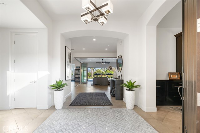 41783 Valencia Way, Temecula CA: https://media.crmls.org/medias/7018f47d-c171-4c13-ab6f-65bfdd644c34.jpg