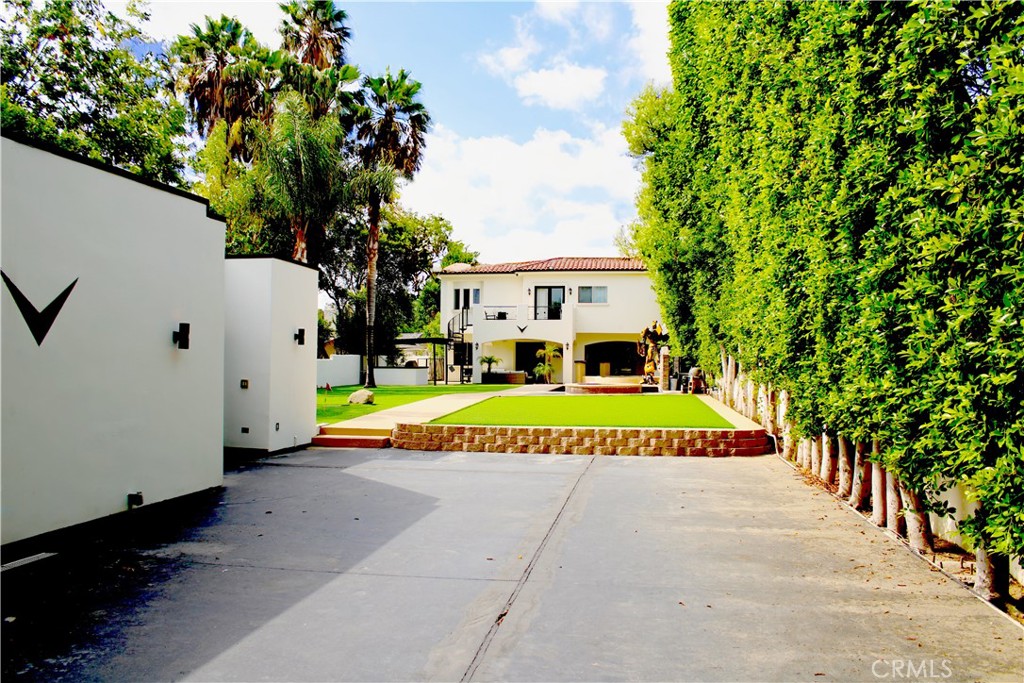 https://media.crmls.org/medias/7019c959-ce87-437a-a961-b10c045ceaf1.jpg?preset=X-Large