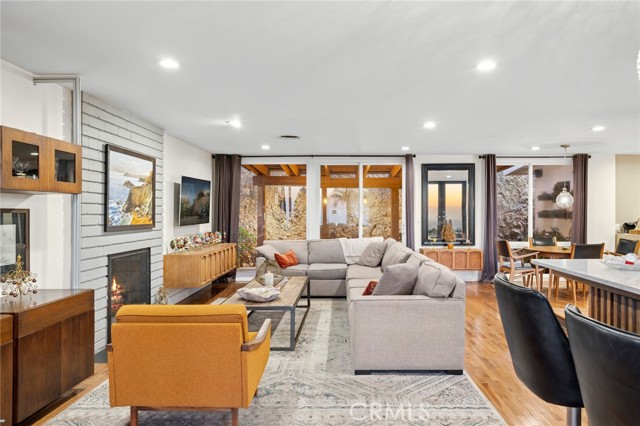 12276 Circula Panorama, North Tustin CA: https://media.crmls.org/medias/7019f7dd-db9e-4e59-9e5f-337dc0d5fc7e.jpg