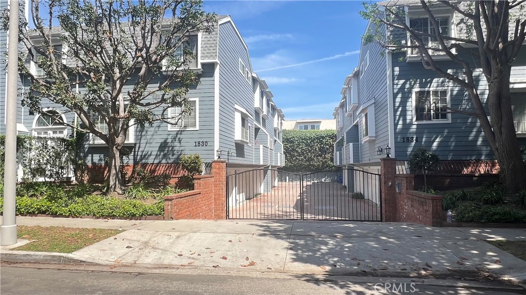 1830 Stoner Avenue #1
