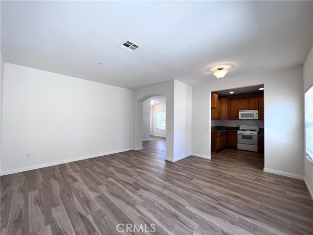 Detail Gallery Image 6 of 25 For 16558 Paine St #7,  Fontana,  CA 92336 - 3 Beds | 2/1 Baths