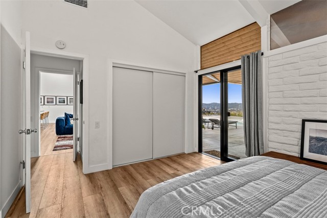 4139 S Cloverdale Avenue, Los Angeles CA: https://media.crmls.org/medias/701b4d93-b916-42f1-894f-29820cca2759.jpg