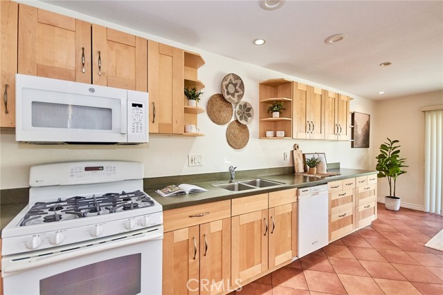 4725 Cardena, Yorba Linda CA: https://media.crmls.org/medias/701b88a7-d7ee-4545-ad25-545ca97b4fc4.jpg