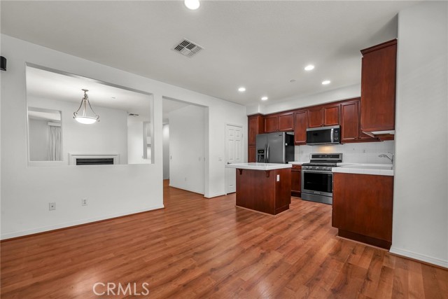 Detail Gallery Image 13 of 36 For 3538 Torrance, Torrance,  CA 90503 - 3 Beds | 2/1 Baths