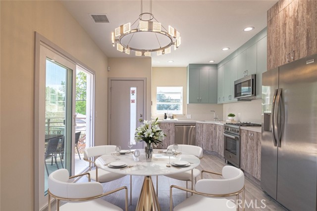 Detail Gallery Image 6 of 31 For 18750 Collins St, Tarzana,  CA 91356 - 7 Beds | 6 Baths