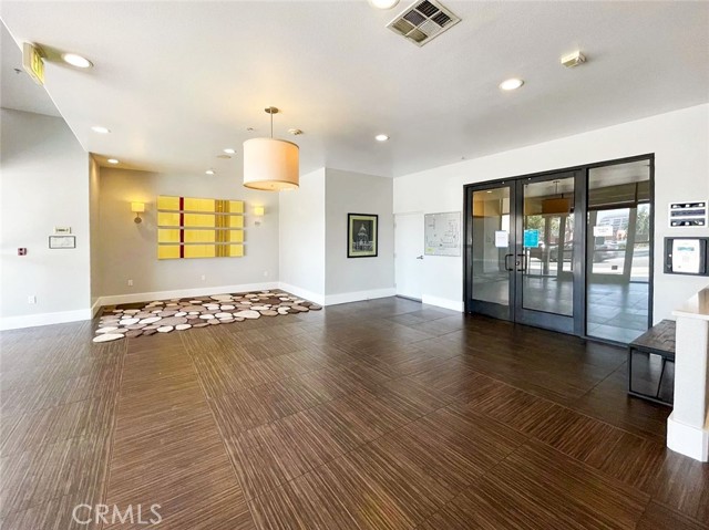 931 E Walnut Street, Pasadena CA: https://media.crmls.org/medias/701cde70-a87b-4489-a84f-e5f57dcb9ae1.jpg