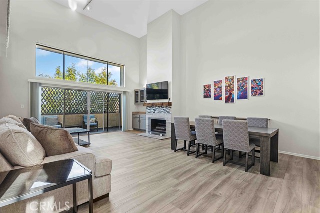 Detail Gallery Image 22 of 54 For 5440 Lindley Ave #316,  Encino,  CA 91316 - 2 Beds | 2 Baths