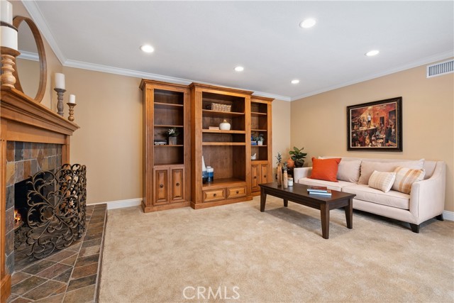 Detail Gallery Image 11 of 38 For 7716 E Twinleaf Trl, Orange,  CA 92869 - 4 Beds | 2/1 Baths