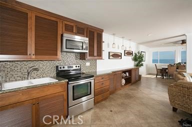 Detail Gallery Image 38 of 49 For 34 Blue Lagoon, Laguna Beach,  CA 92651 - 3 Beds | 3 Baths