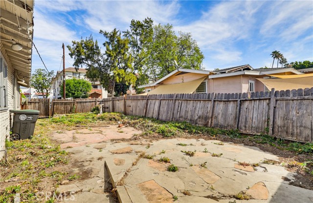 Detail Gallery Image 13 of 14 For 600 Raleigh, Glendale,  CA 91205 - 2 Beds | 1 Baths