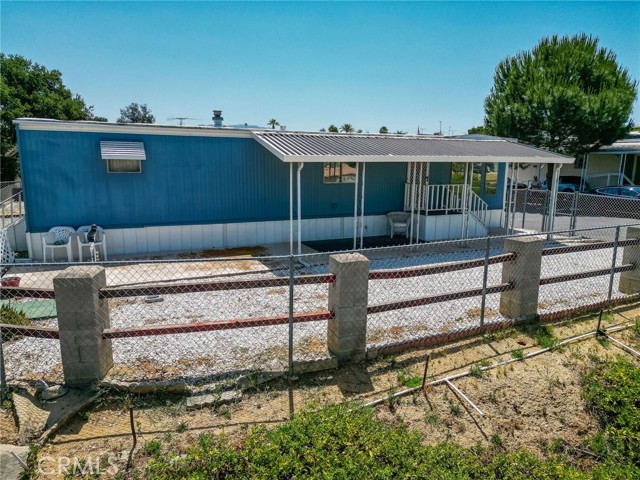 12995 6th, Yucaipa CA: https://media.crmls.org/medias/701fd6bd-f7e8-47a0-820a-a5c551105152.jpg