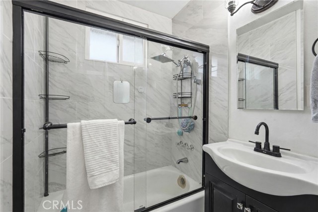 Image 17 of 31 For 4850 Vincent