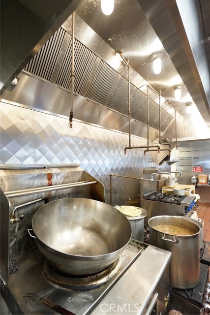 18268 Gale Avenue, City Of Industry CA: https://media.crmls.org/medias/70214059-9bae-4b78-b86e-a374f092e2e1.jpg