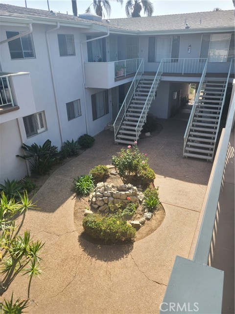 840 Cedar Avenue, Long Beach CA: https://media.crmls.org/medias/70214a86-7856-4619-899c-d2797471d43e.jpg