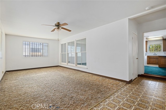 Detail Gallery Image 16 of 22 For 10342 Haskell Ave, Granada Hills,  CA 91344 - 3 Beds | 2 Baths