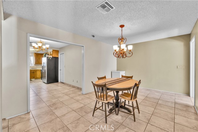 Detail Gallery Image 14 of 45 For 56527 El Dorado Dr, Yucca Valley,  CA 92284 - 4 Beds | 2/1 Baths