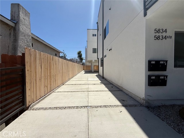 5836 Ernest Avenue, Los Angeles CA: https://media.crmls.org/medias/7022779f-1092-4b4a-b3c4-f803233a8f9d.jpg