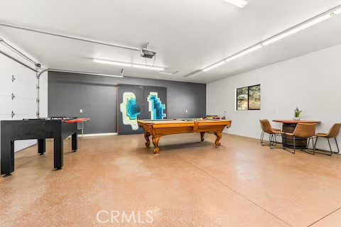 https://media.crmls.org/medias/70228836-d387-4cc7-952d-4f37a37898fb.jpg?preset=X-Large