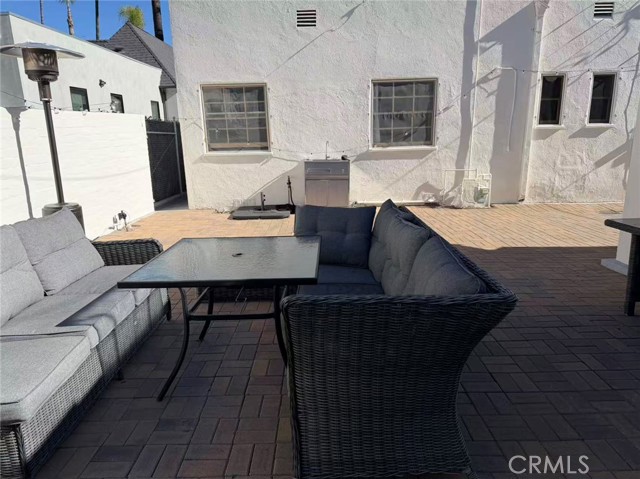 Detail Gallery Image 17 of 20 For 113 N Doheny, Beverly Hills,  CA 90211 - 4 Beds | 2/1 Baths