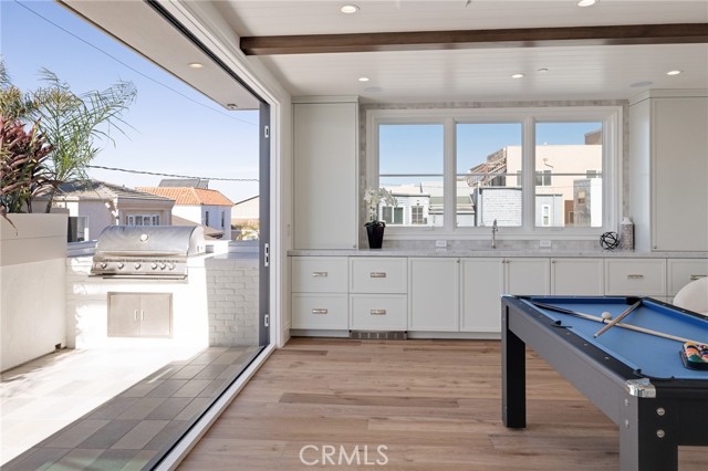 107 Manhattan Avenue, Hermosa Beach, California 90254, 5 Bedrooms Bedrooms, ,2 BathroomsBathrooms,Residential,For Sale,107 Manhattan Avenue,CRSB24201699