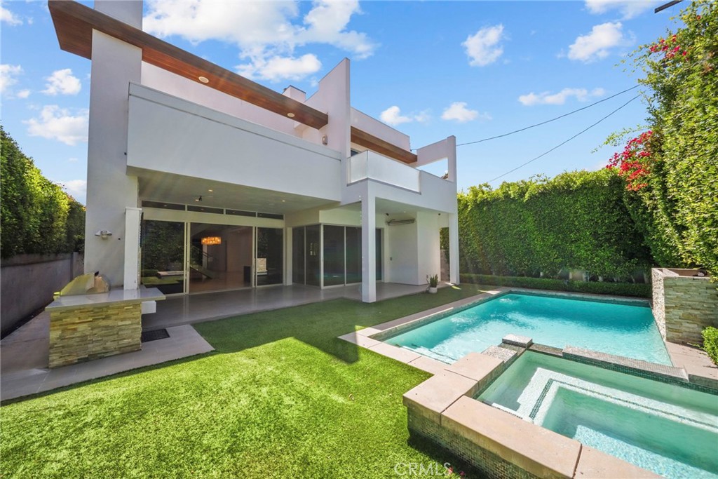 633 N Laurel Avenue — Modern,Contemporary