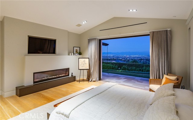 38 Saddleback, Rolling Hills CA: https://media.crmls.org/medias/7023bbac-7845-4fd9-ad44-77c8f1abe94f.jpg