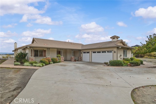 Detail Gallery Image 2 of 54 For 101 via De La Valle, Lake Elsinore,  CA 92532 - 4 Beds | 2/1 Baths