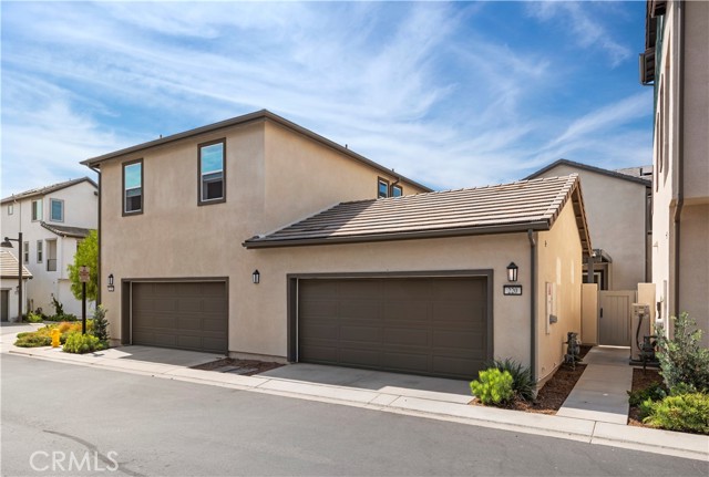 220 Tank, Irvine CA: https://media.crmls.org/medias/70249688-70c9-4846-90f7-fb0b64e19b2a.jpg