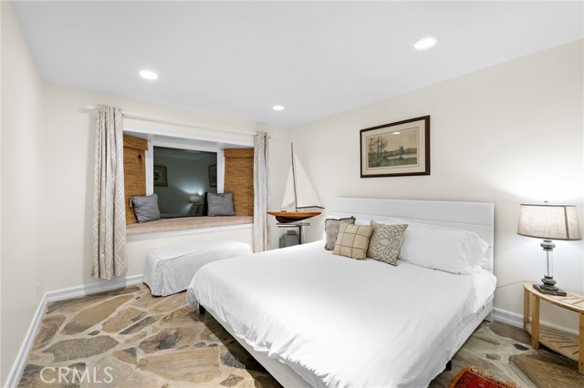 Detail Gallery Image 12 of 26 For 4621 Wayne, Corona Del Mar,  CA 92625 - 4 Beds | 3/1 Baths