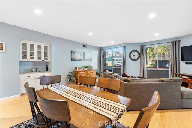 Detail Gallery Image 5 of 23 For 4242 Stansbury Ave #106,  Sherman Oaks,  CA 91423 - 2 Beds | 2 Baths