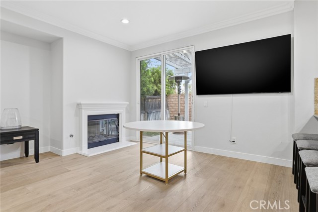 Detail Gallery Image 18 of 46 For 8220 Chamberlain, Reseda,  CA 91335 - 4 Beds | 3 Baths