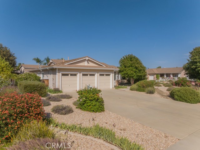 42133 Wagon Wheel Lane, Murrieta CA: https://media.crmls.org/medias/7026cbfc-221c-440a-8f61-a14498fb3d71.jpg