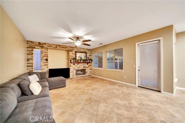 Detail Gallery Image 14 of 61 For 44432 Chaparral Dr, Lancaster,  CA 93536 - 6 Beds | 4 Baths