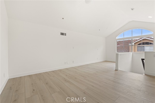 1 Overture Lane, Aliso Viejo CA: https://media.crmls.org/medias/7027aafa-d2ff-4cfb-a1dd-c019c4781c71.jpg
