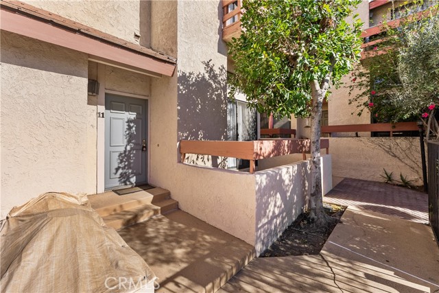 Detail Gallery Image 44 of 52 For 21054 Parthenia #11,  Canoga Park,  CA 91304 - 3 Beds | 3 Baths