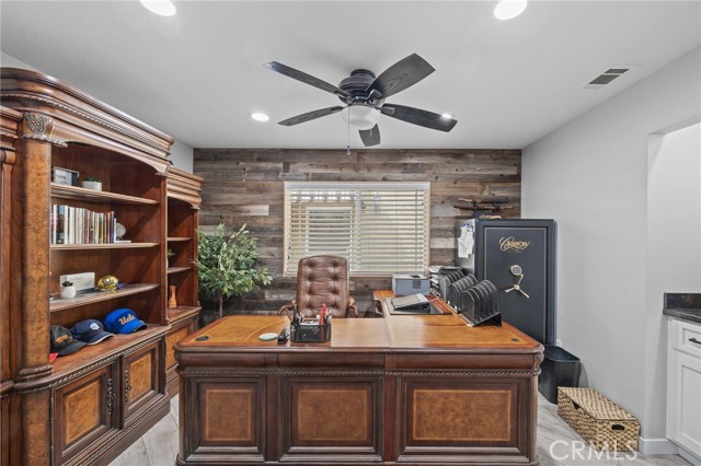 19151 Diplomat Avenue, Corona CA: https://media.crmls.org/medias/70285d35-ff21-42a0-aae5-06c839366098.jpg