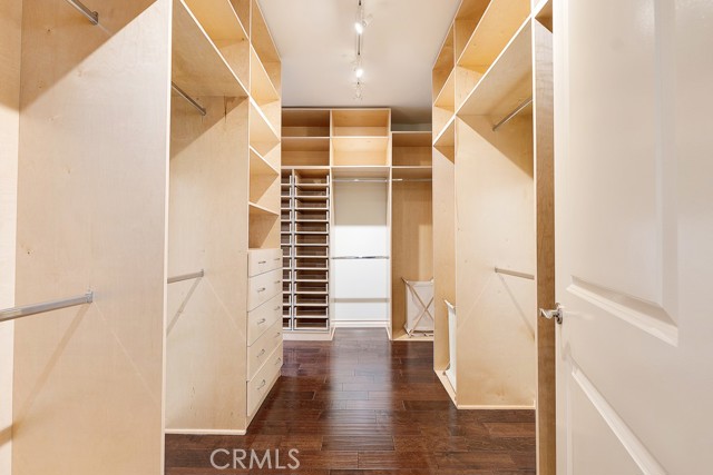 17232 Quesan Place, Encino CA: https://media.crmls.org/medias/7028a23c-f3ec-404c-9b8d-ebd9b99d411f.jpg