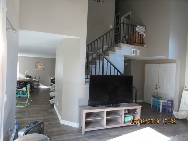 Detail Gallery Image 5 of 22 For 12683 Ninebark St, Moreno Valley,  CA 92553 - 3 Beds | 2/1 Baths