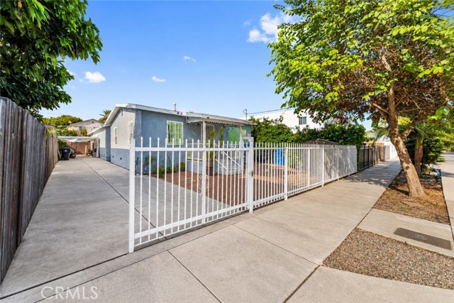 907 E 109th